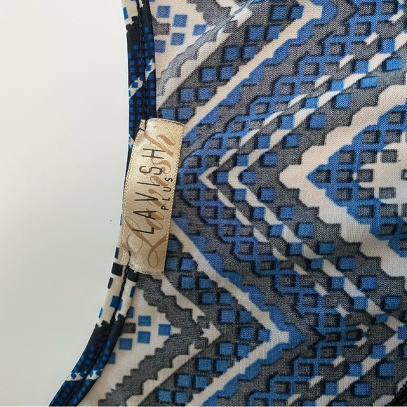 LAVISH Blouse Geometric Pattern Embroidered Neckline Blue Black Plus Size 2X - Picture 9 of 9